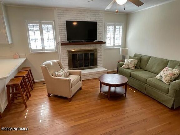 4th image of 5119 Midyette Ave