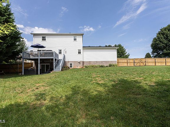 3rd image of 4134 Bradford Ln