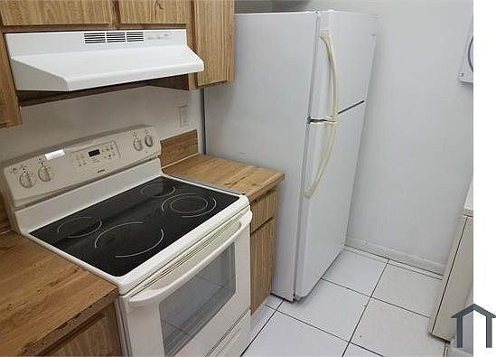 4th image of 10040 Twin Lakes Dr #37-A