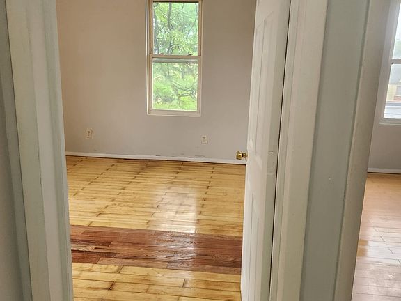 4th image of 180 21st St #E