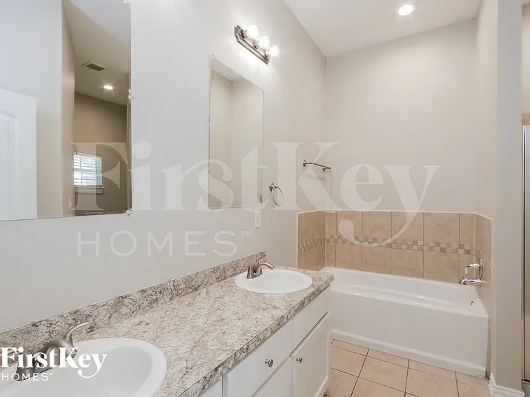 1633 Mockingbird Ln — Photo 10