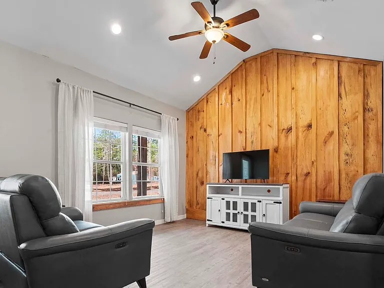 141 Arroyo Ln — Photo 8