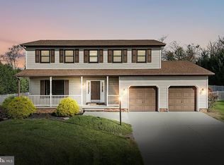 5091 Hickory View Dr, Spring Grove, PA 17362