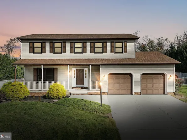 5091 Hickory View Dr, Spring Grove, PA 17362