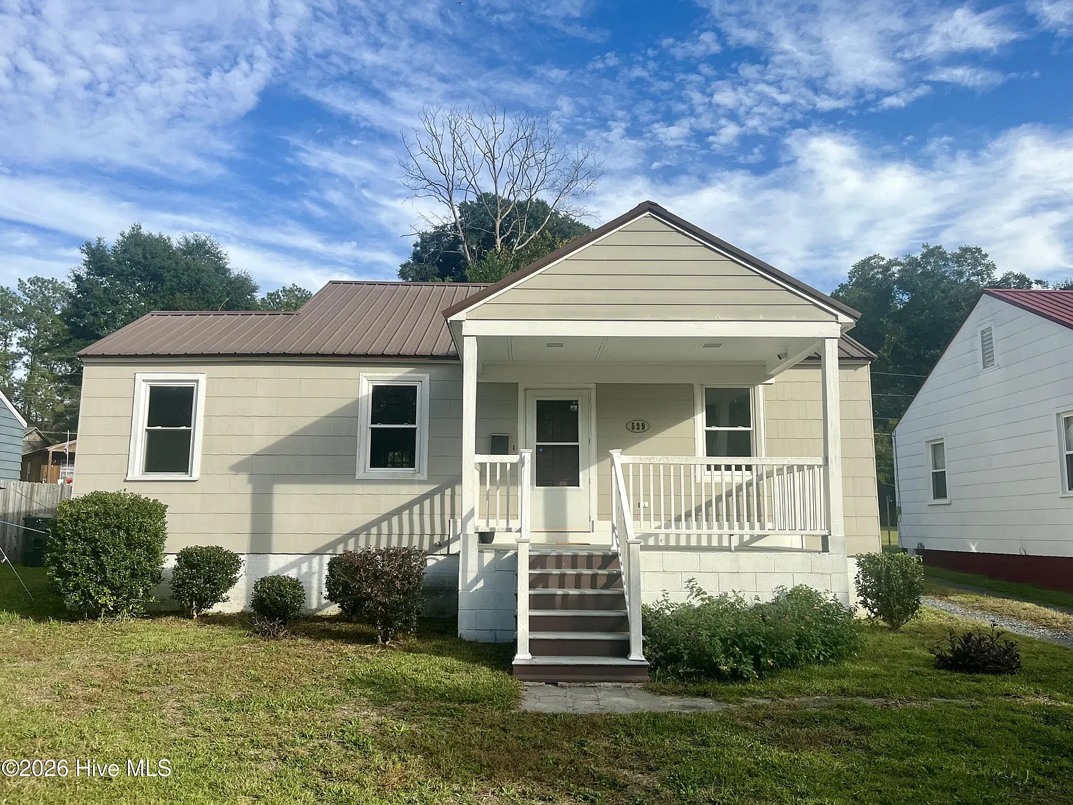 2 bed, 1.0 bath, $1,350 — Photo 1
