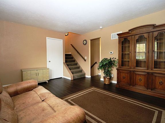 2nd image of 22063 Woodside Dr
