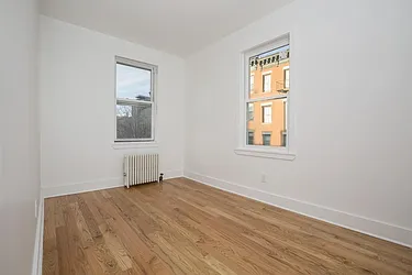 Rented by Space Marketing Shop