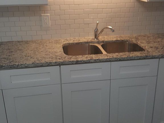 4th image of 5705 Eastwood Ave