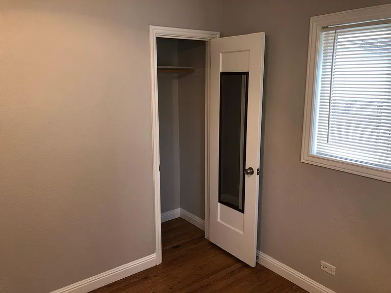 1725 Lansing St — Photo 32