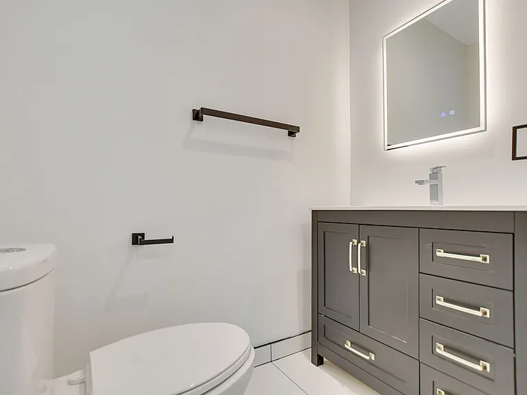 946 S Ridgeley Dr #109 — Photo 7