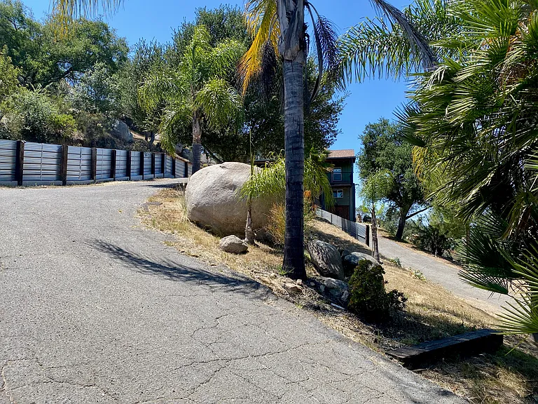 2761 Joan Ln — Photo 8