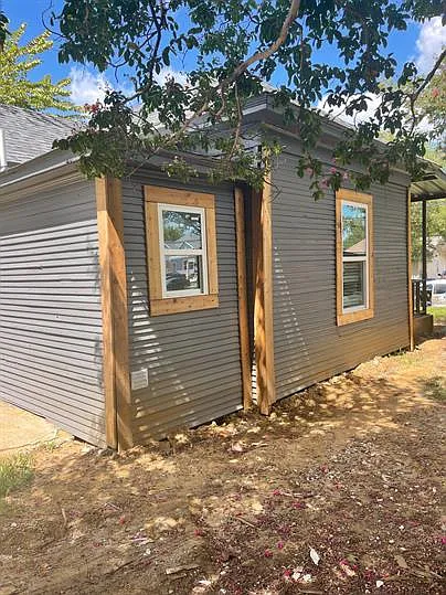 2222 W Bond St — Photo 19