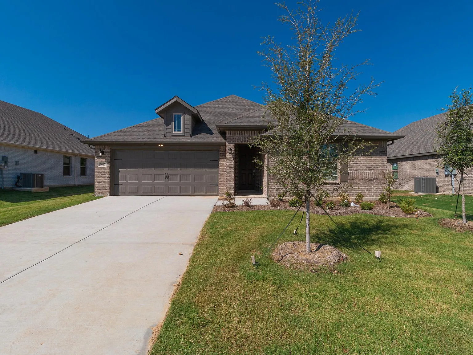 3 bed, 1925 sqft, $2,175 — Photo 3