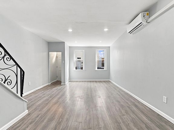 5th image of 315 Winton St