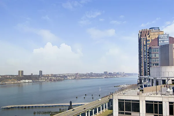 Rented by Corcoran | media 28