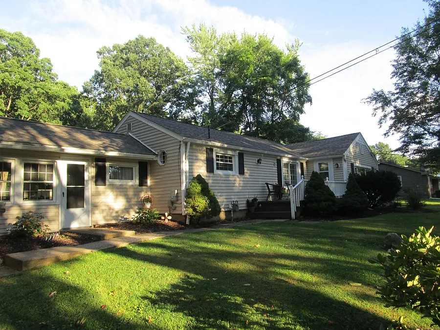 2319 Silver Fox Ln NE photo 1