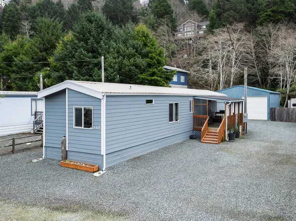 648 S Easy St, Rockaway Beach, OR 97136