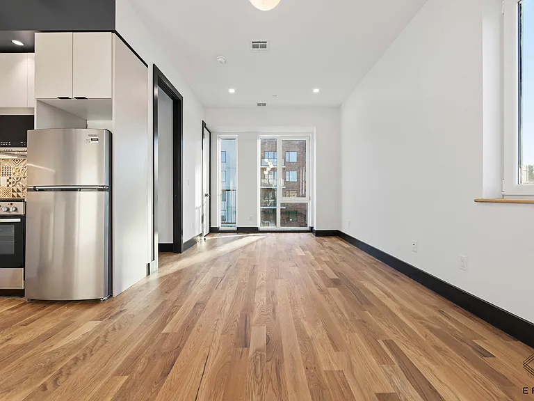 917 Broadway #2R — Photo 8