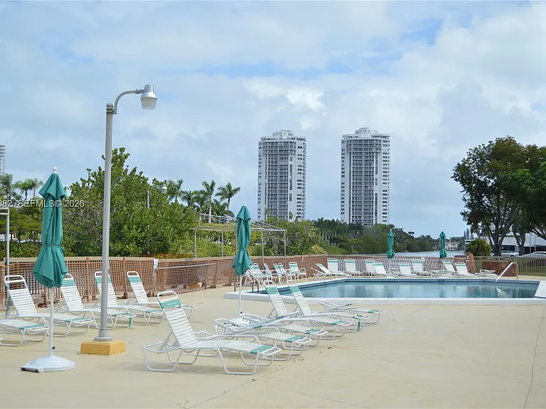 3401 N Country Club Dr #504 — Photo 16
