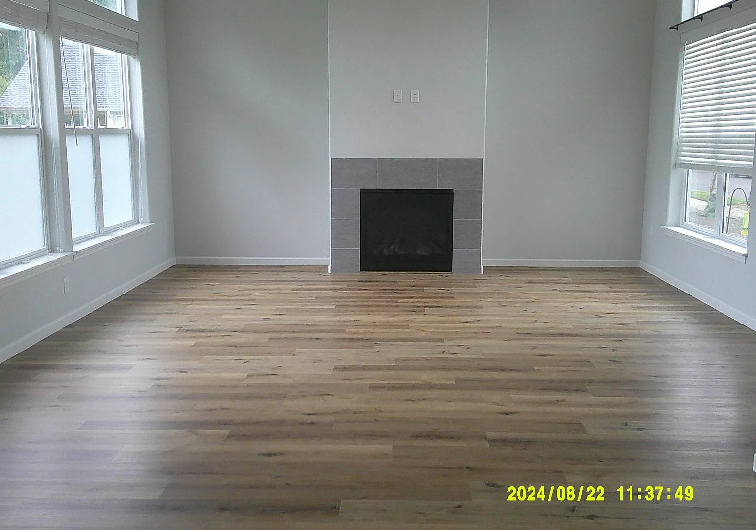 972 Front St NE — Photo 3