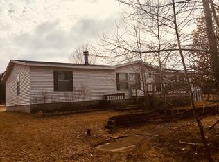 9268 Jones Rd, Howard city, MI 49329