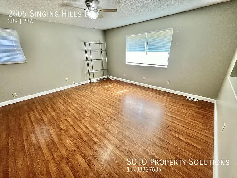 2605 Singing Hills Dr — Photo 16