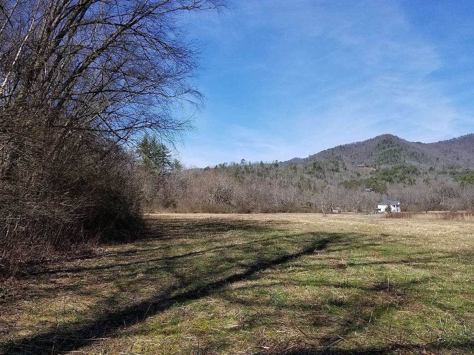 1st image of Pauls Meadow Dr