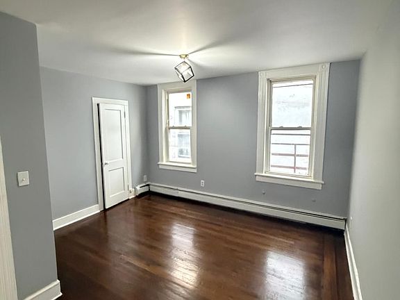 2nd image of 539 E Jersey St #2F