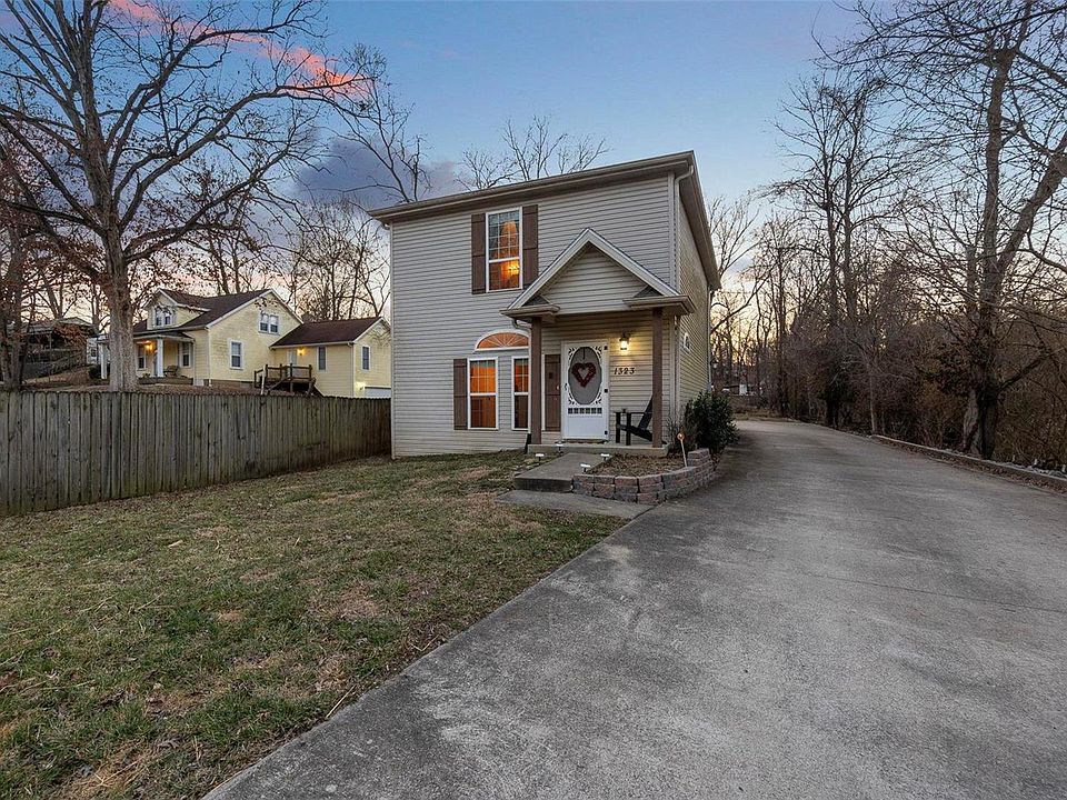 1st image of 1323 NW End Blvd