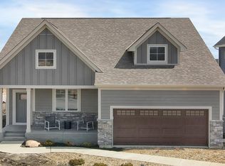 1951 Oakpointe Dr, Waconia, MN 55387