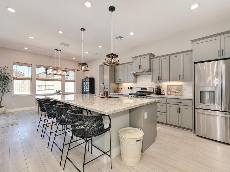 1st image of 1064 Gunnison Dr
