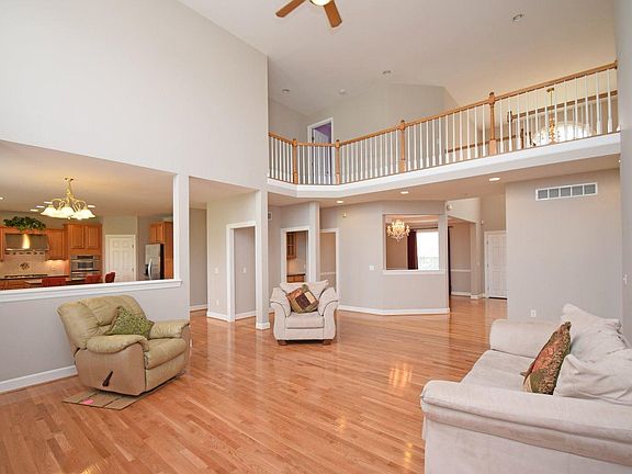5th image of 5842 Squires Gate Dr