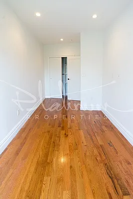 Rented by Platinum Forbes Global Properties | media 9