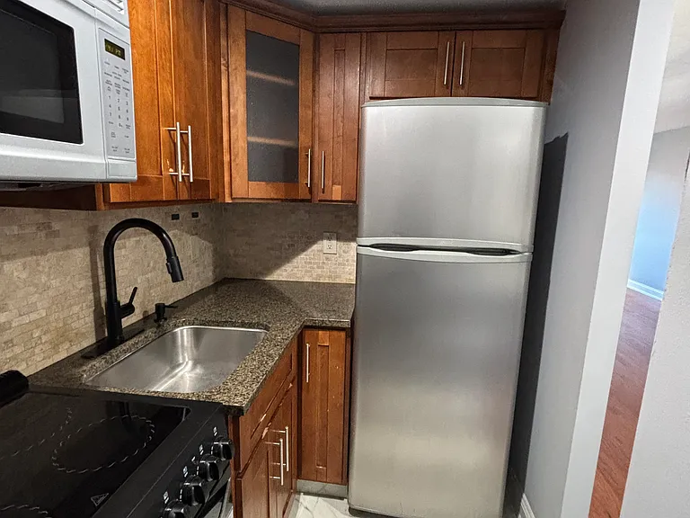 60 Parkway Dr E #4JJ — Photo 7
