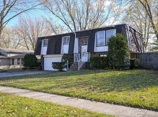 108 Heritage Dr, Minooka, IL 60447