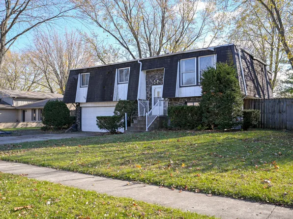 108 Heritage Dr, Minooka, IL 60447