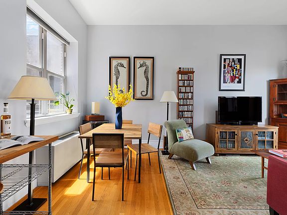 2nd image of 227 W 116th St APT 6A