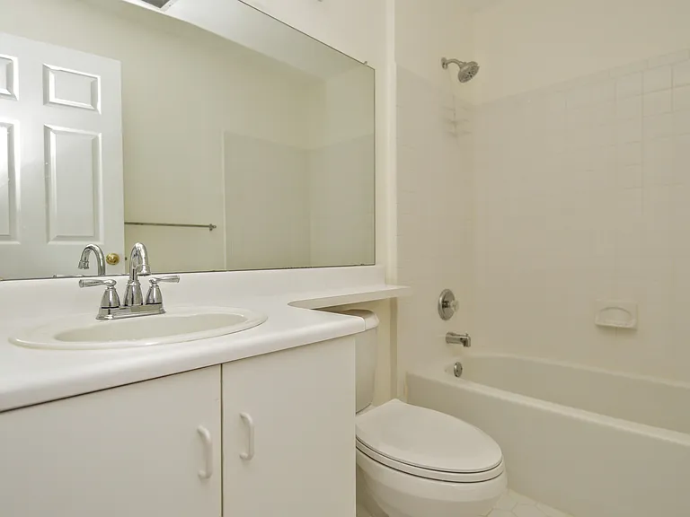 1132 Stafford St — Photo 14
