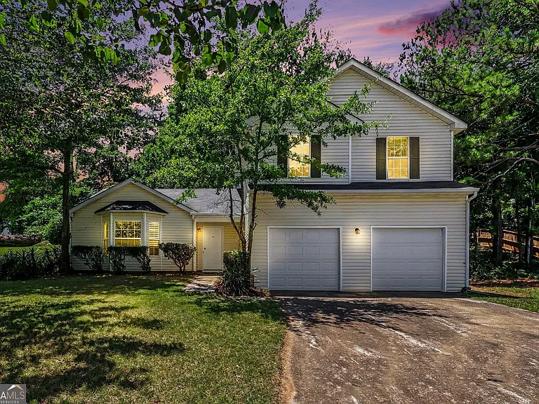 2233 Glen Briar Way — Photo 1