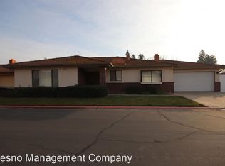 883 E Fallbrook Ave, Fresno, CA