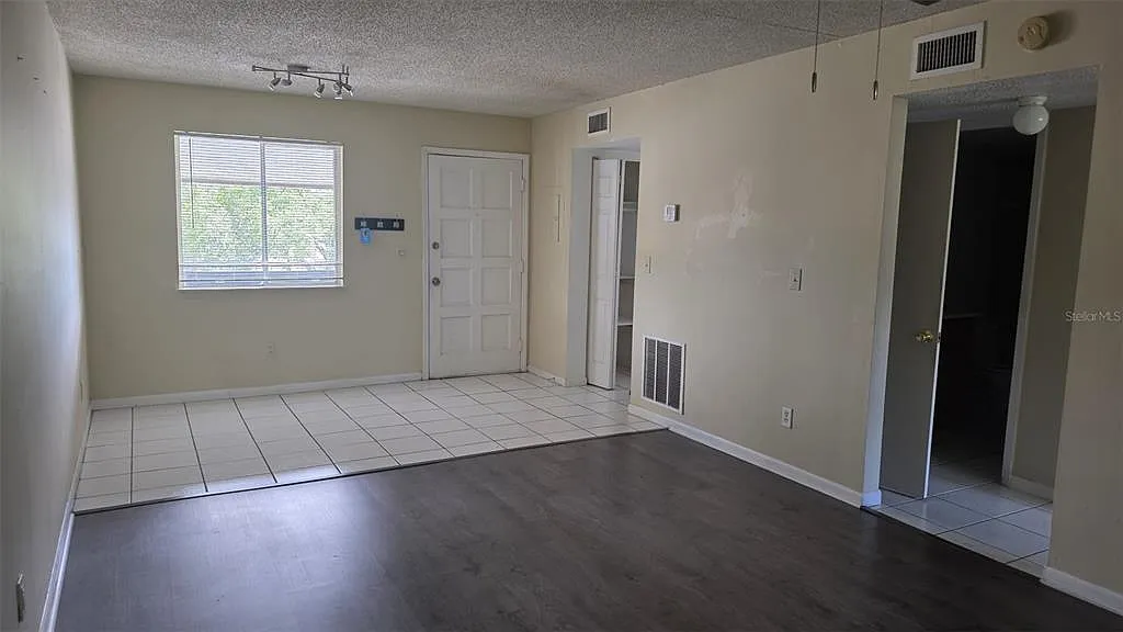 1 bed, 1.0 bath, 678 sqft, $1,300 — Photo 1