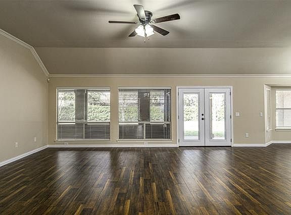 2nd image of 9512 Grandview Dr