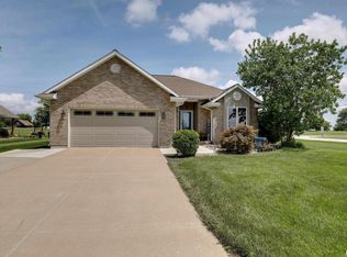 1525 Cadbury Rdg, Quincy, IL 62305