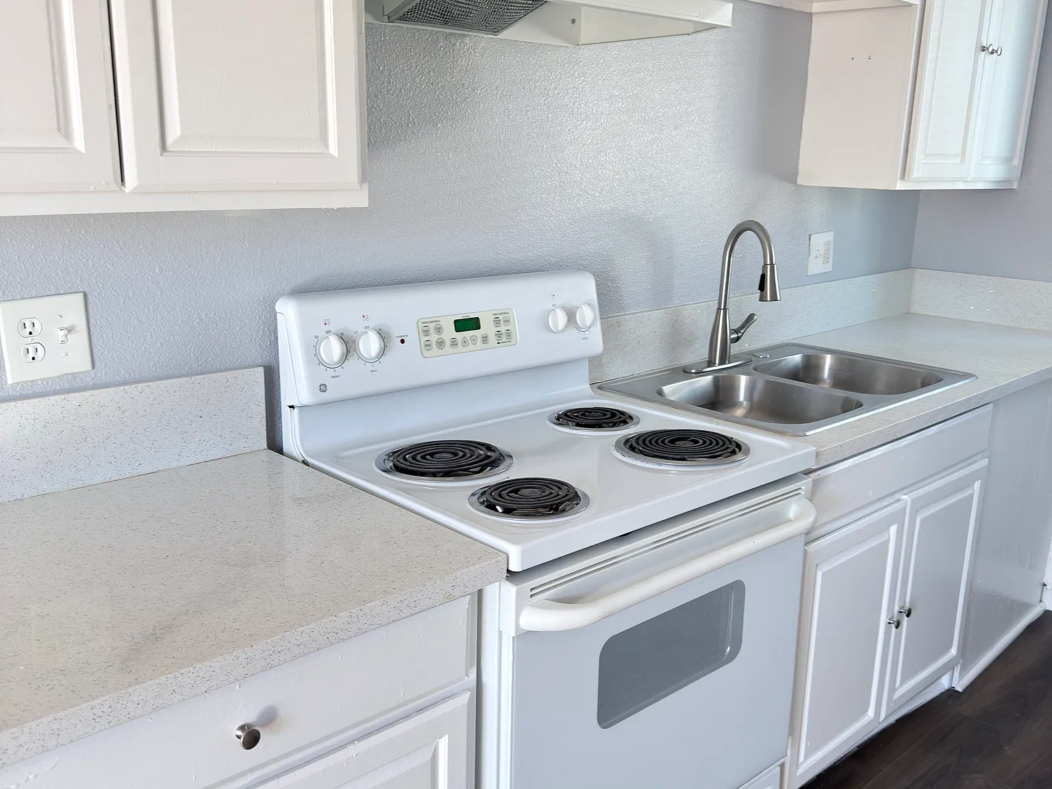 2 bed, $1,095 — Photo 1