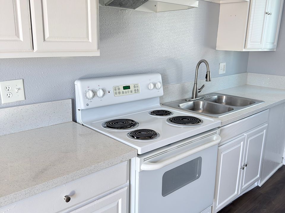 1st image of 388 N 14th St APT 2