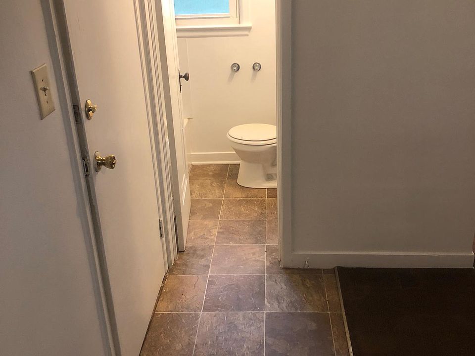 2nd image of 372 W Merchant St APT 2B