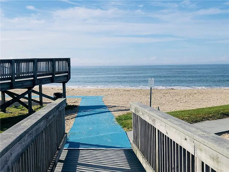 15 Seabreeze Ter — Photo 14