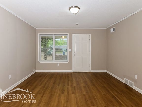 2nd image of 5550 Farnell Dr