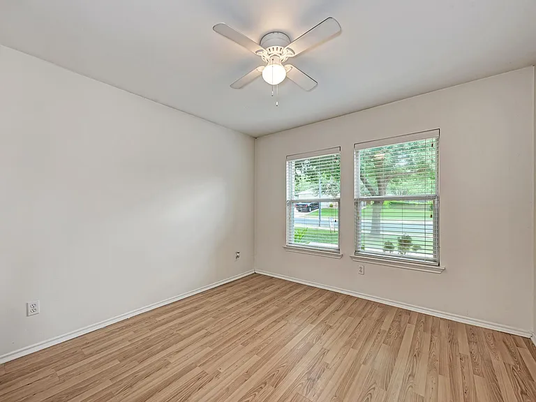 1201 Sheltie Ln — Photo 25