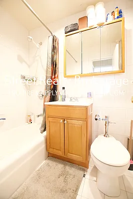 Rented by Street Realty Brokerage LLC | media 10